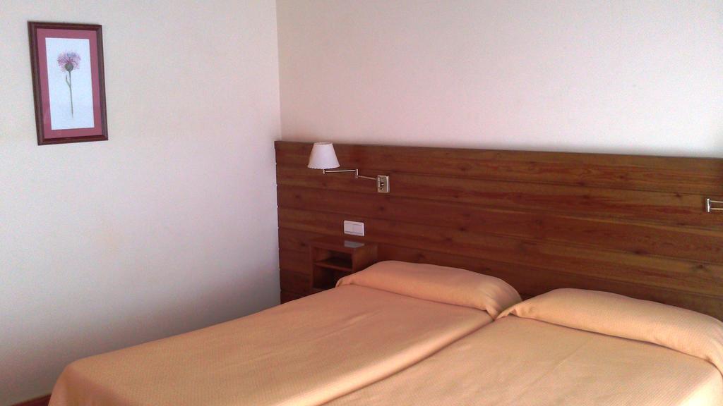 Hotel Pla Del Pi Prats I Sansor Quarto foto