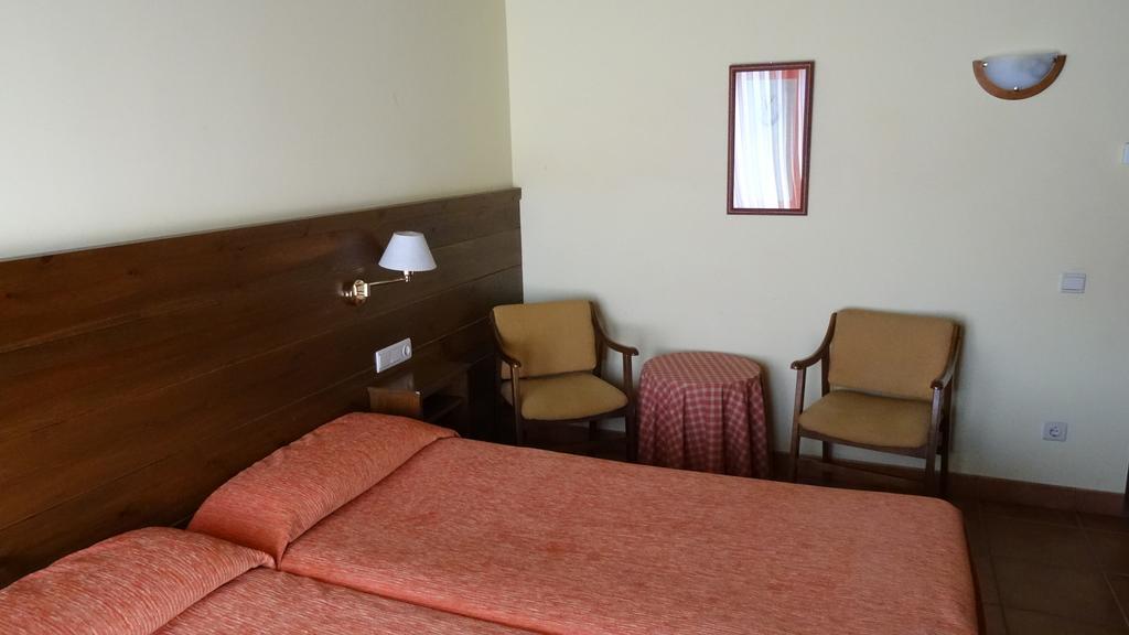 Hotel Pla Del Pi Prats I Sansor Quarto foto